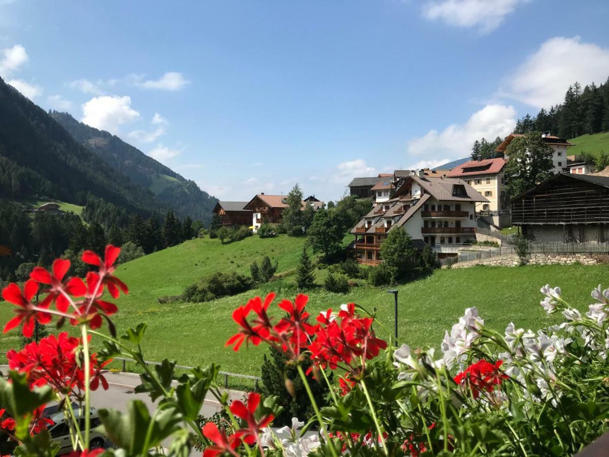 Apartments Vaiolet Santa Cristina Val Gardena 外观 照片